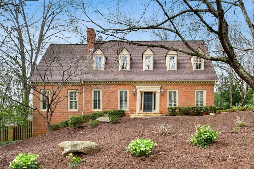 8520 Valemont Drive, Sandy Springs, Georgia 30350, 6 Bedrooms Bedrooms, ,5 BathroomsBathrooms,Residential,Sold,8520 Valemont Drive,6694882