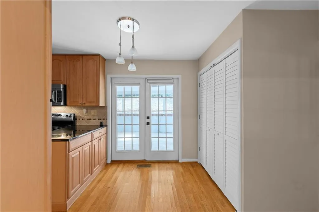 380 Castleridge Drive, Atlanta, Georgia 30342, 4 Bedrooms Bedrooms, ,3 BathroomsBathrooms,Residential,Sold,380 Castleridge Drive,7470541 380 Castleridge Drive, Atlanta, Georgia 30342, 4 Bedrooms Bedrooms, ,3 BathroomsBathrooms,Residential,Sold,380 Castleridge Drive,7470541