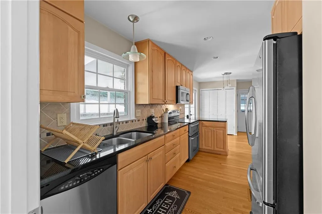 380 Castleridge Drive, Atlanta, Georgia 30342, 4 Bedrooms Bedrooms, ,3 BathroomsBathrooms,Residential,Sold,380 Castleridge Drive,7470541 380 Castleridge Drive, Atlanta, Georgia 30342, 4 Bedrooms Bedrooms, ,3 BathroomsBathrooms,Residential,Sold,380 Castleridge Drive,7470541