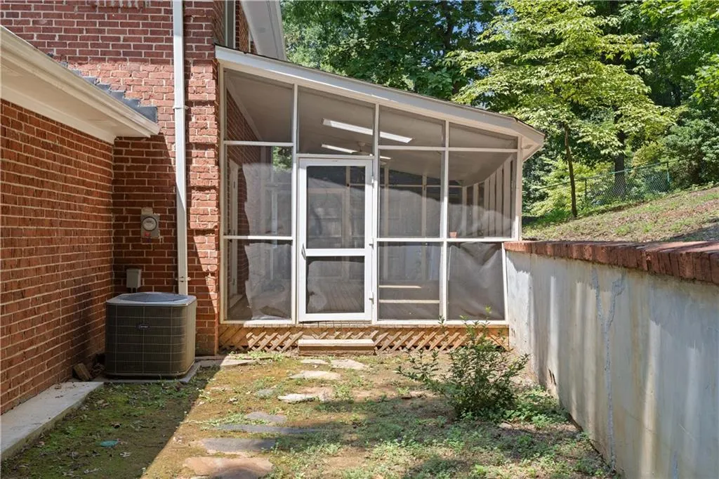 380 Castleridge Drive, Atlanta, Georgia 30342, 4 Bedrooms Bedrooms, ,3 BathroomsBathrooms,Residential,Sold,380 Castleridge Drive,7470541 380 Castleridge Drive, Atlanta, Georgia 30342, 4 Bedrooms Bedrooms, ,3 BathroomsBathrooms,Residential,Sold,380 Castleridge Drive,7470541