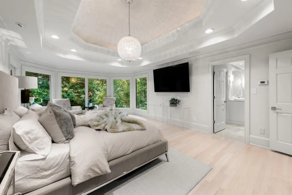 320 Long Glen Drive, Atlanta, Georgia 30327, 5 Bedrooms Bedrooms, ,5 BathroomsBathrooms,Residential,For Sale,320 Long Glen Drive,7680414