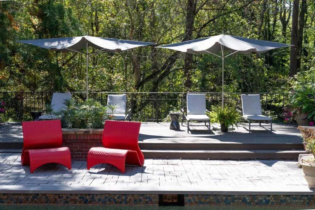 320 Long Glen Drive, Atlanta, Georgia 30327, 5 Bedrooms Bedrooms, ,5 BathroomsBathrooms,Residential,For Sale,320 Long Glen Drive,7680414