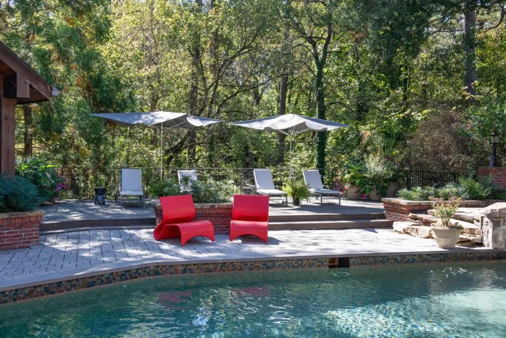 320 Long Glen Drive, Atlanta, Georgia 30327, 5 Bedrooms Bedrooms, ,5 BathroomsBathrooms,Residential,For Sale,320 Long Glen Drive,7680414