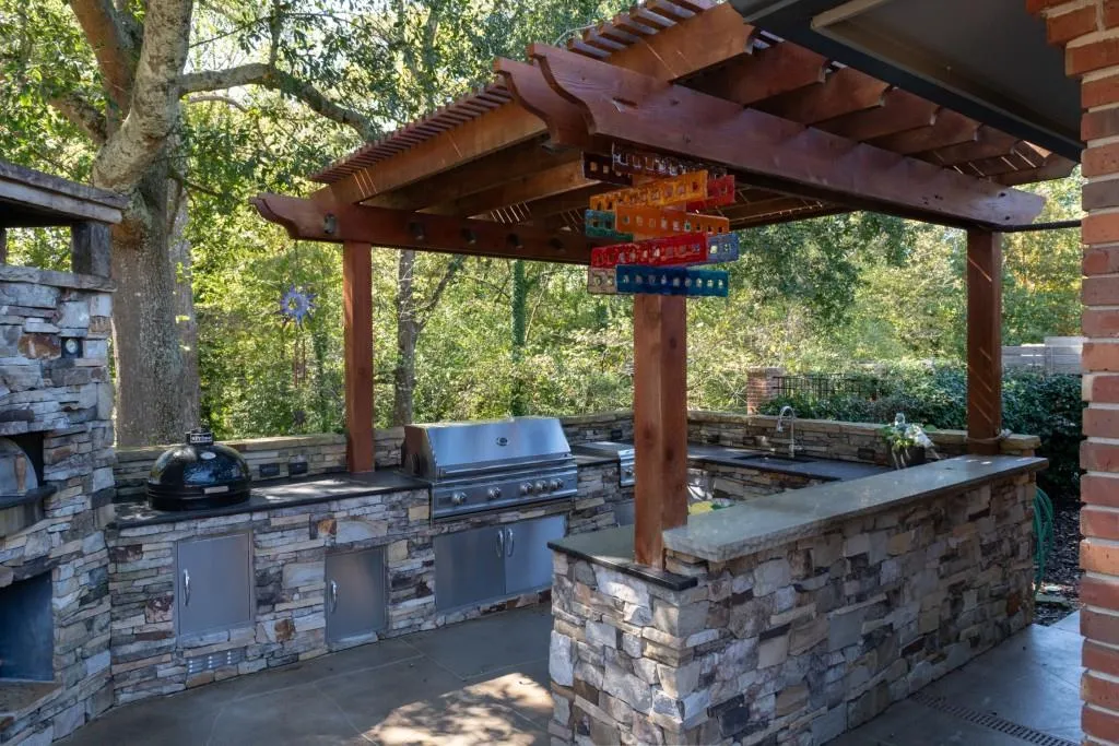 320 Long Glen Drive, Atlanta, Georgia 30327, 5 Bedrooms Bedrooms, ,5 BathroomsBathrooms,Residential,For Sale,320 Long Glen Drive,7680414