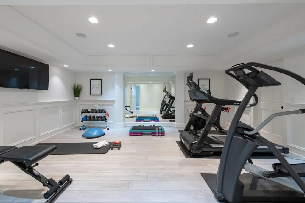 320 Long Glen Drive, Atlanta, Georgia 30327, 5 Bedrooms Bedrooms, ,5 BathroomsBathrooms,Residential,For Sale,320 Long Glen Drive,7680414