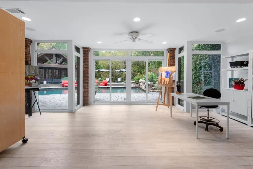 320 Long Glen Drive, Atlanta, Georgia 30327, 5 Bedrooms Bedrooms, ,5 BathroomsBathrooms,Residential,For Sale,320 Long Glen Drive,7680414