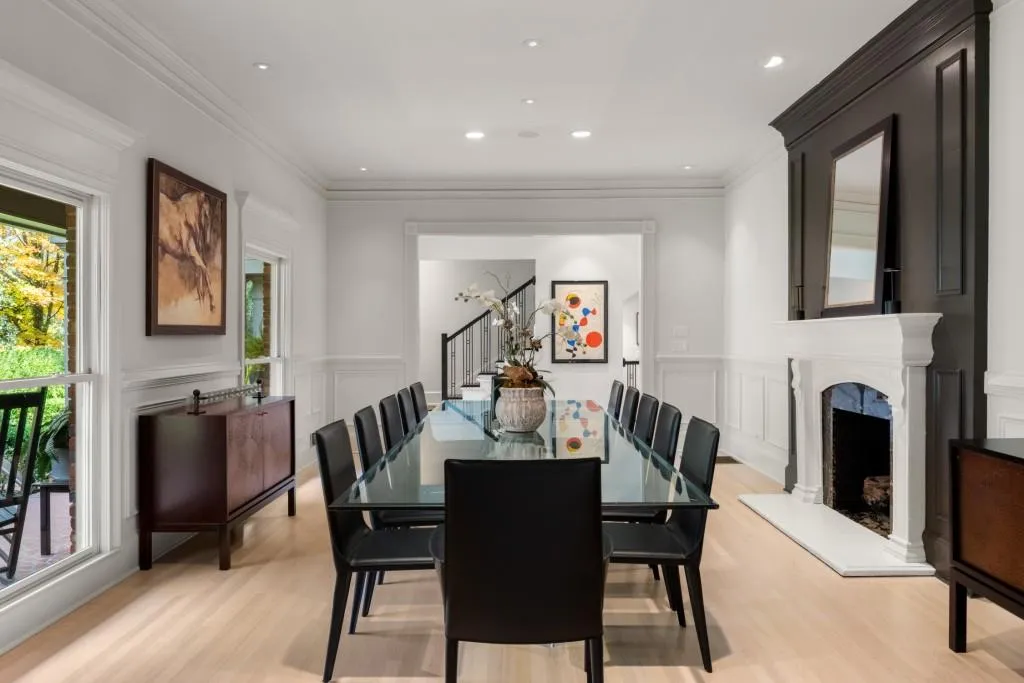 320 Long Glen Drive, Atlanta, Georgia 30327, 5 Bedrooms Bedrooms, ,5 BathroomsBathrooms,Residential,For Sale,320 Long Glen Drive,7680414