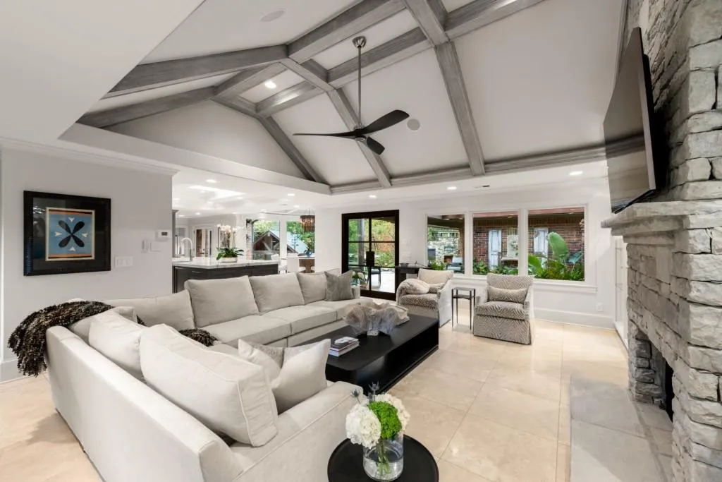 320 Long Glen Drive, Atlanta, Georgia 30327, 5 Bedrooms Bedrooms, ,5 BathroomsBathrooms,Residential,For Sale,320 Long Glen Drive,7680414