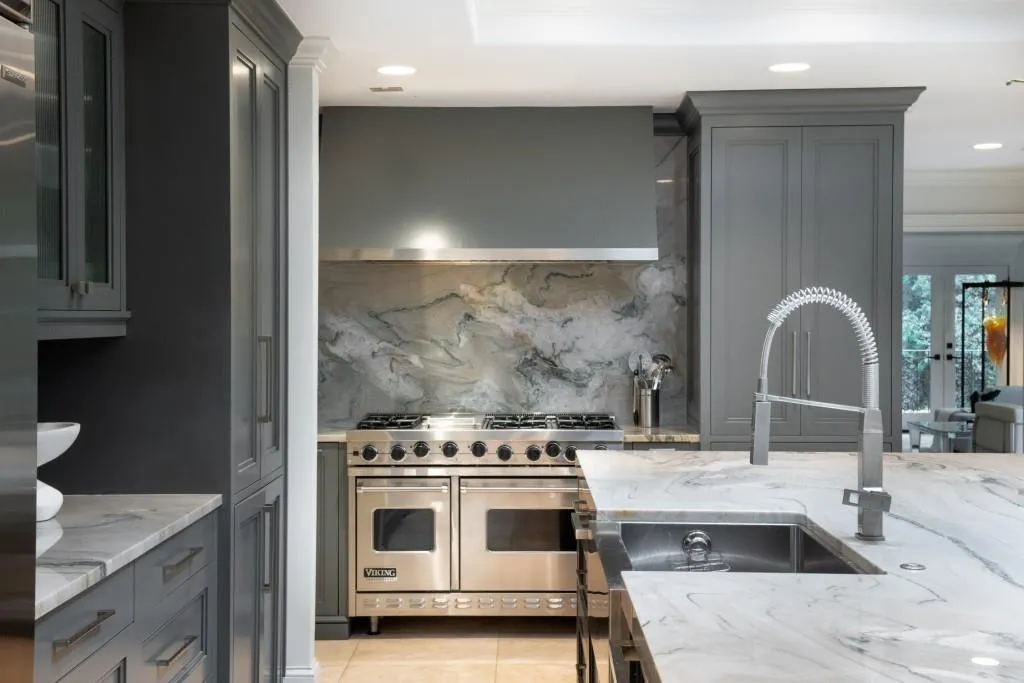 320 Long Glen Drive, Atlanta, Georgia 30327, 5 Bedrooms Bedrooms, ,5 BathroomsBathrooms,Residential,For Sale,320 Long Glen Drive,7680414