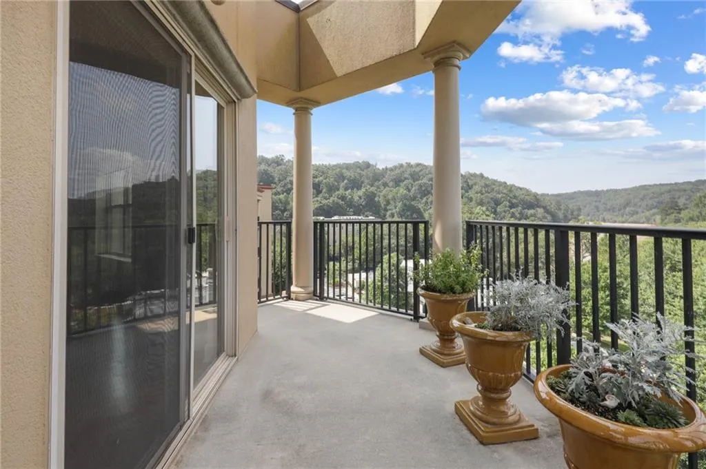 200 River Vista Drive Unit 742, Atlanta, Georgia 30339, 2 Bedrooms Bedrooms, ,2 BathroomsBathrooms,Residential,Sold,200 River Vista Drive Unit 742,6920656