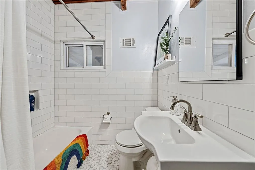 2632 Defoors Ferry Road Nw, Atlanta, Georgia 30318, 2 Bedrooms Bedrooms, ,2 BathroomsBathrooms,Residential,For Sale,2632 Defoors Ferry Road Nw,7661159