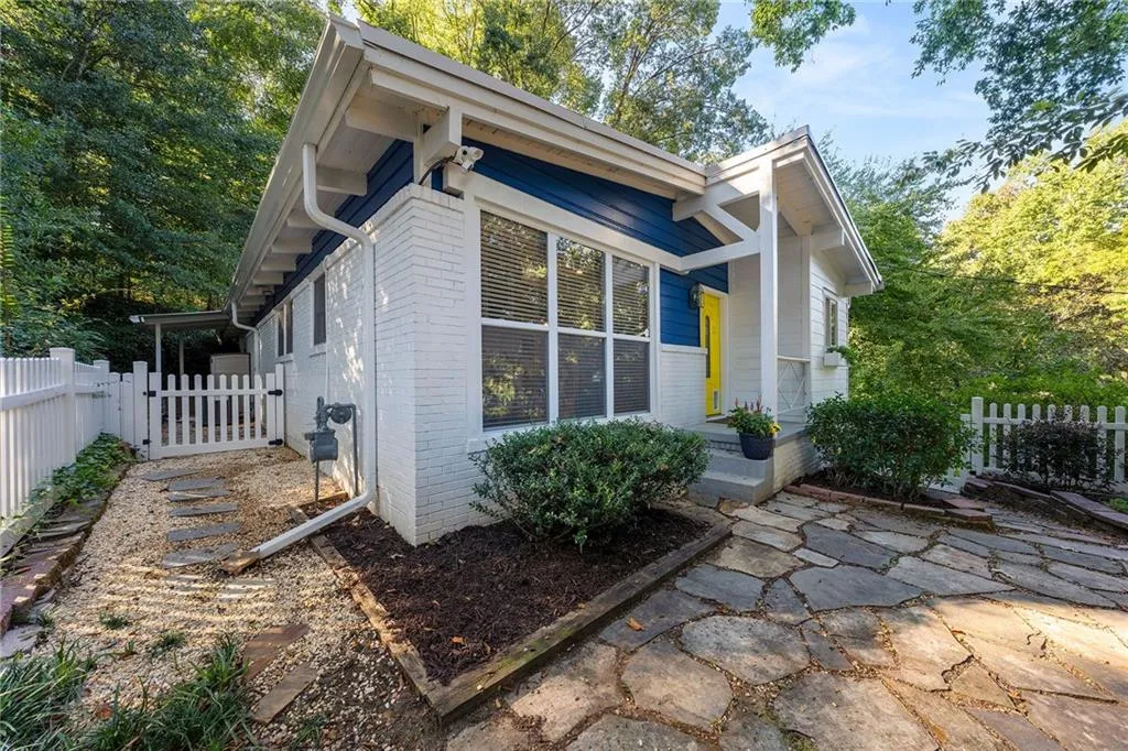 2632 Defoors Ferry Road Nw, Atlanta, Georgia 30318, 2 Bedrooms Bedrooms, ,2 BathroomsBathrooms,Residential,For Sale,2632 Defoors Ferry Road Nw,7661159