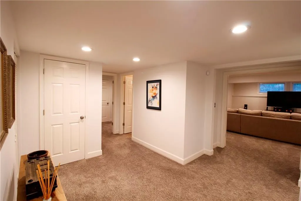 45 Wing Mill Road, Sandy Springs, Georgia 30350, 6 Bedrooms Bedrooms, ,4 BathroomsBathrooms,Residential,Sold,45 Wing Mill Road,7027613