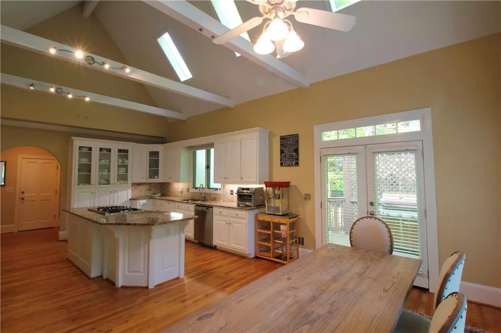 45 Wing Mill Road, Sandy Springs, Georgia 30350, 6 Bedrooms Bedrooms, ,4 BathroomsBathrooms,Residential,Sold,45 Wing Mill Road,7027613