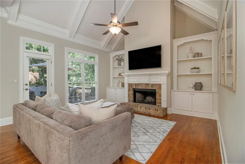 185 Windsor Cove, Atlanta, Georgia 30328, 4 Bedrooms Bedrooms, ,4 BathroomsBathrooms,Residential,For Sale,185 Windsor Cove,7648351