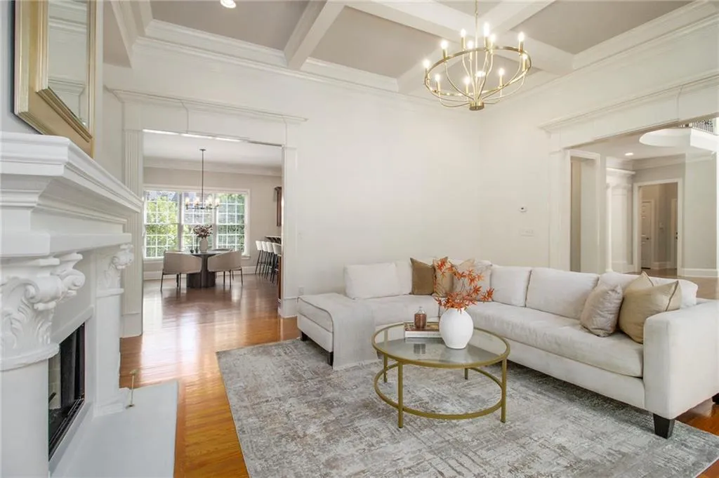 185 Windsor Cove, Atlanta, Georgia 30328, 4 Bedrooms Bedrooms, ,4 BathroomsBathrooms,Residential,For Sale,185 Windsor Cove,7648351