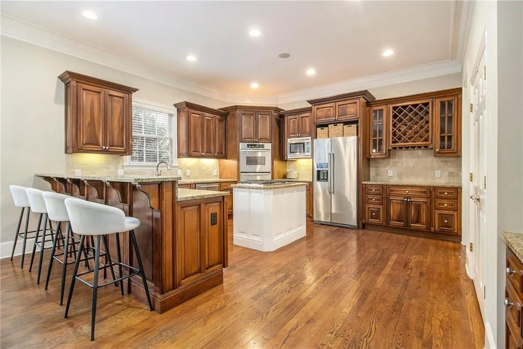 185 Windsor Cove, Atlanta, Georgia 30328, 4 Bedrooms Bedrooms, ,4 BathroomsBathrooms,Residential,For Sale,185 Windsor Cove,7648351