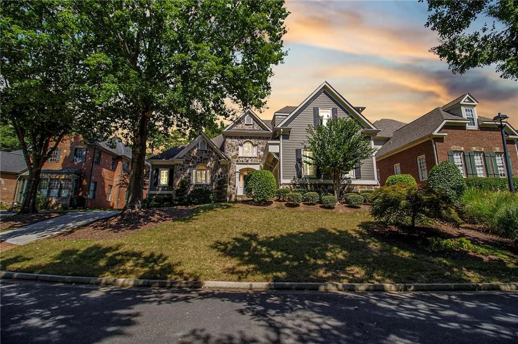 185 Windsor Cove, Atlanta, Georgia 30328, 4 Bedrooms Bedrooms, ,4 BathroomsBathrooms,Residential,For Sale,185 Windsor Cove,7648351
