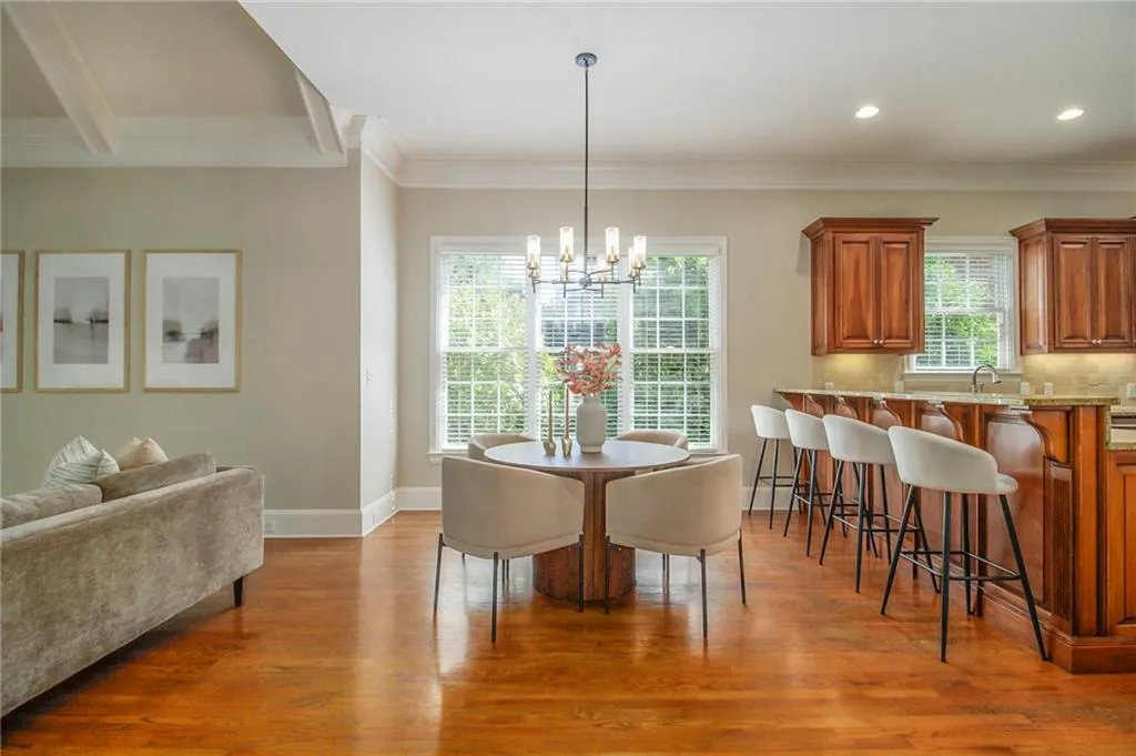 185 Windsor Cove, Atlanta, Georgia 30328, 4 Bedrooms Bedrooms, ,4 BathroomsBathrooms,Residential,For Sale,185 Windsor Cove,7648351