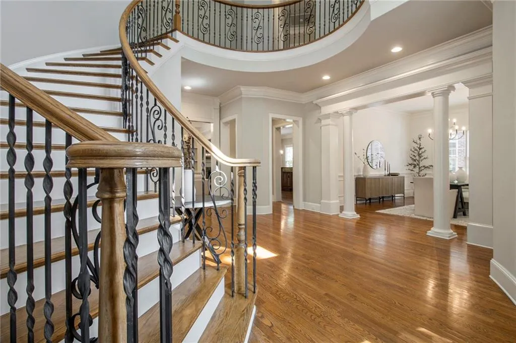 185 Windsor Cove, Atlanta, Georgia 30328, 4 Bedrooms Bedrooms, ,4 BathroomsBathrooms,Residential,For Sale,185 Windsor Cove,7648351