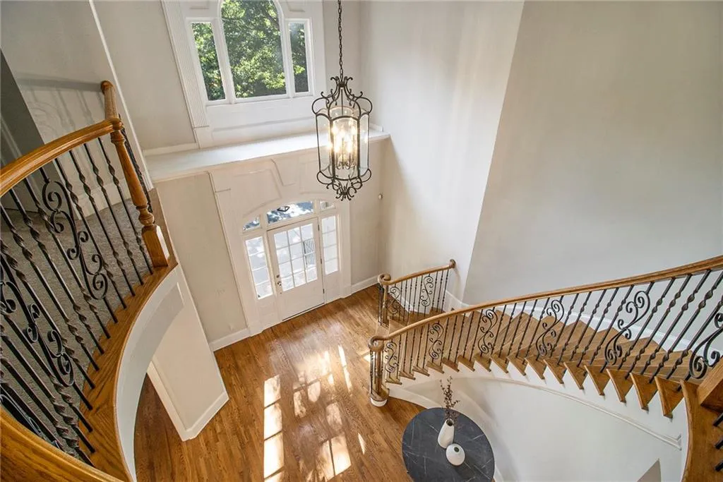 185 Windsor Cove, Atlanta, Georgia 30328, 4 Bedrooms Bedrooms, ,4 BathroomsBathrooms,Residential,For Sale,185 Windsor Cove,7648351