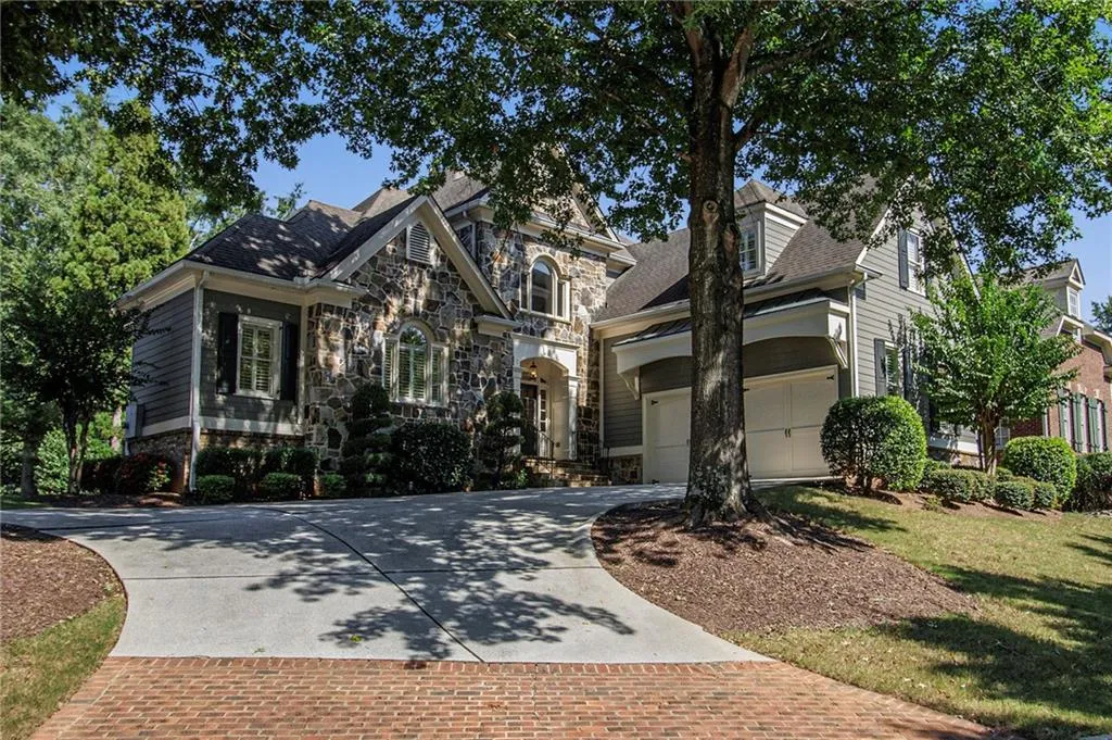 185 Windsor Cove, Atlanta, Georgia 30328, 4 Bedrooms Bedrooms, ,4 BathroomsBathrooms,Residential,For Sale,185 Windsor Cove,7648351