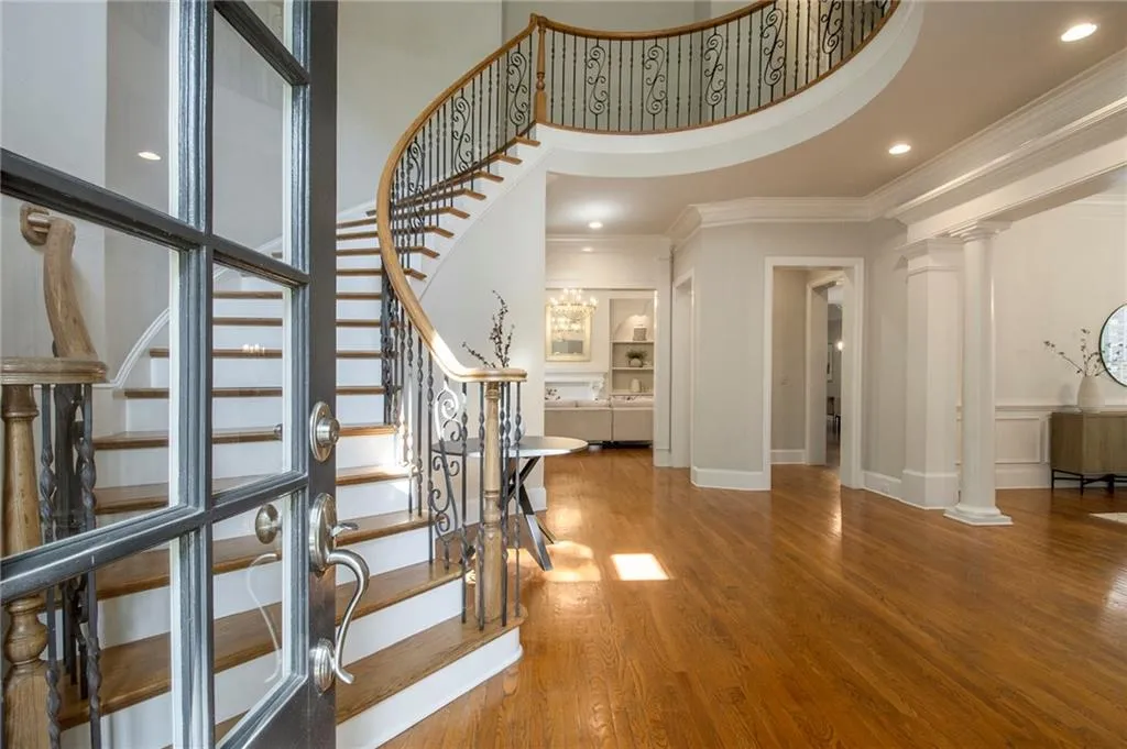 185 Windsor Cove, Atlanta, Georgia 30328, 4 Bedrooms Bedrooms, ,4 BathroomsBathrooms,Residential,For Sale,185 Windsor Cove,7648351