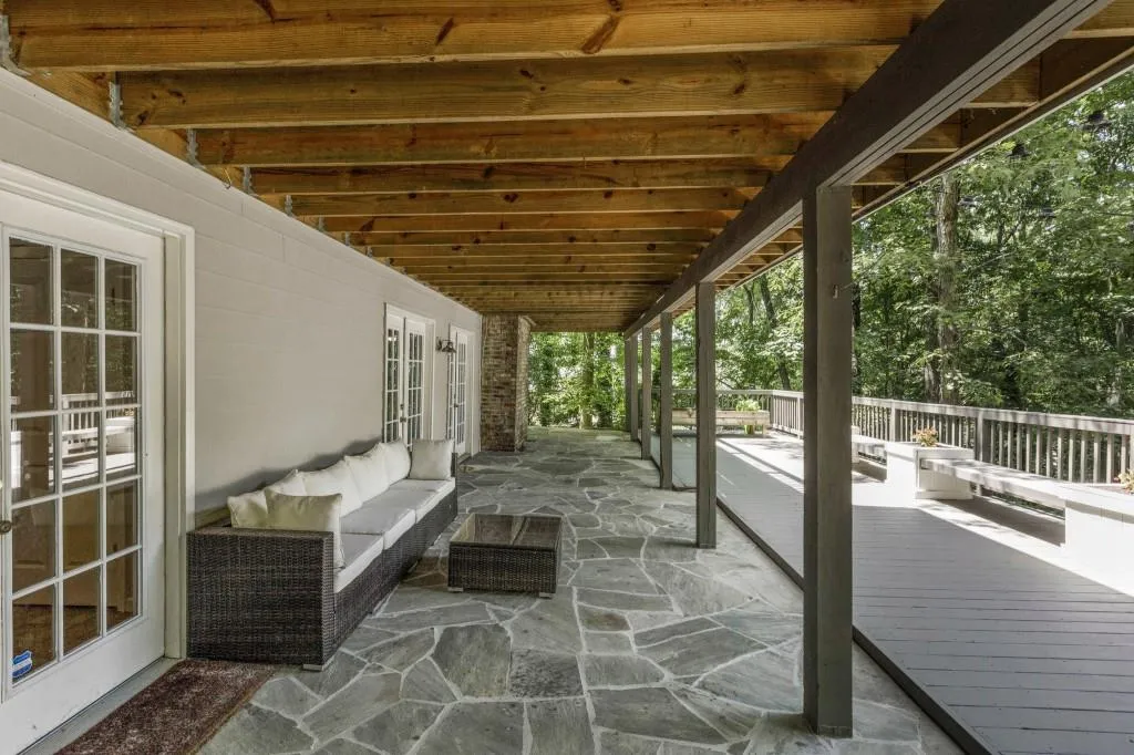 8875 Buckhorn, Sandy Springs, Georgia 30350, 4 Bedrooms Bedrooms, ,4 BathroomsBathrooms,Residential,Sold,8875 Buckhorn,6749037