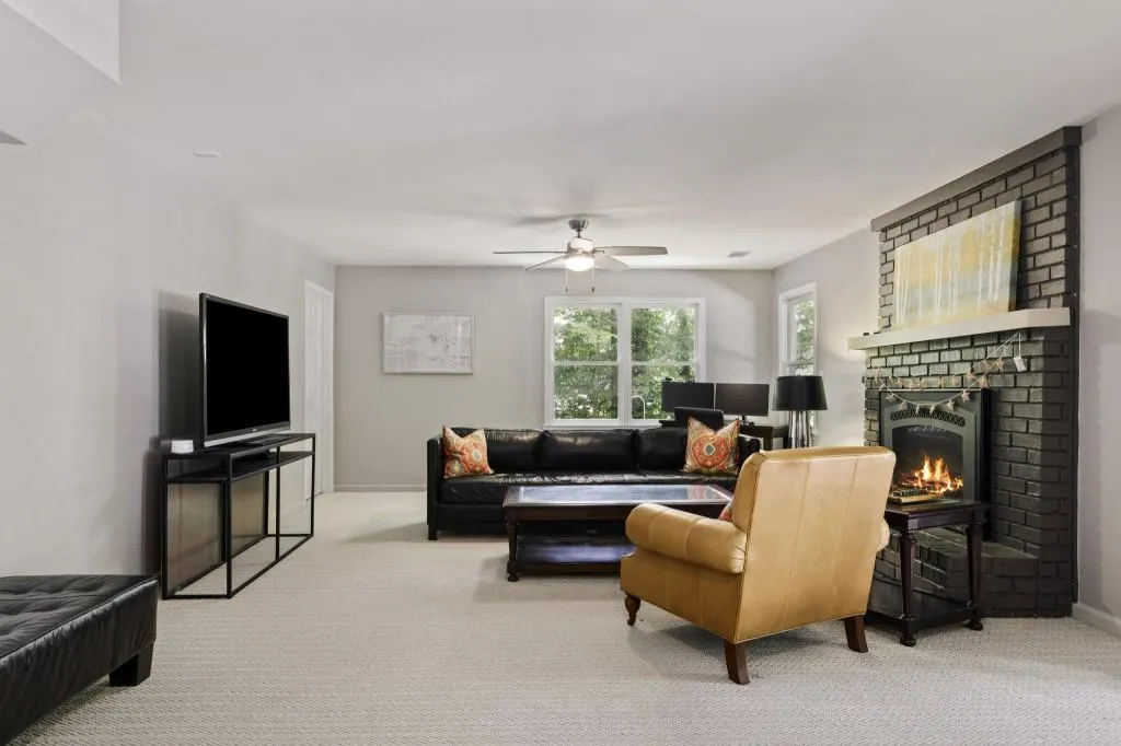 8875 Buckhorn, Sandy Springs, Georgia 30350, 4 Bedrooms Bedrooms, ,4 BathroomsBathrooms,Residential,Sold,8875 Buckhorn,6749037