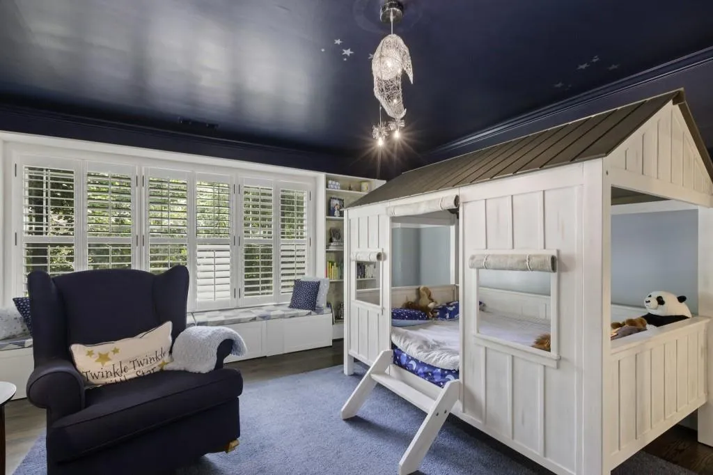 8875 Buckhorn, Sandy Springs, Georgia 30350, 4 Bedrooms Bedrooms, ,4 BathroomsBathrooms,Residential,Sold,8875 Buckhorn,6749037