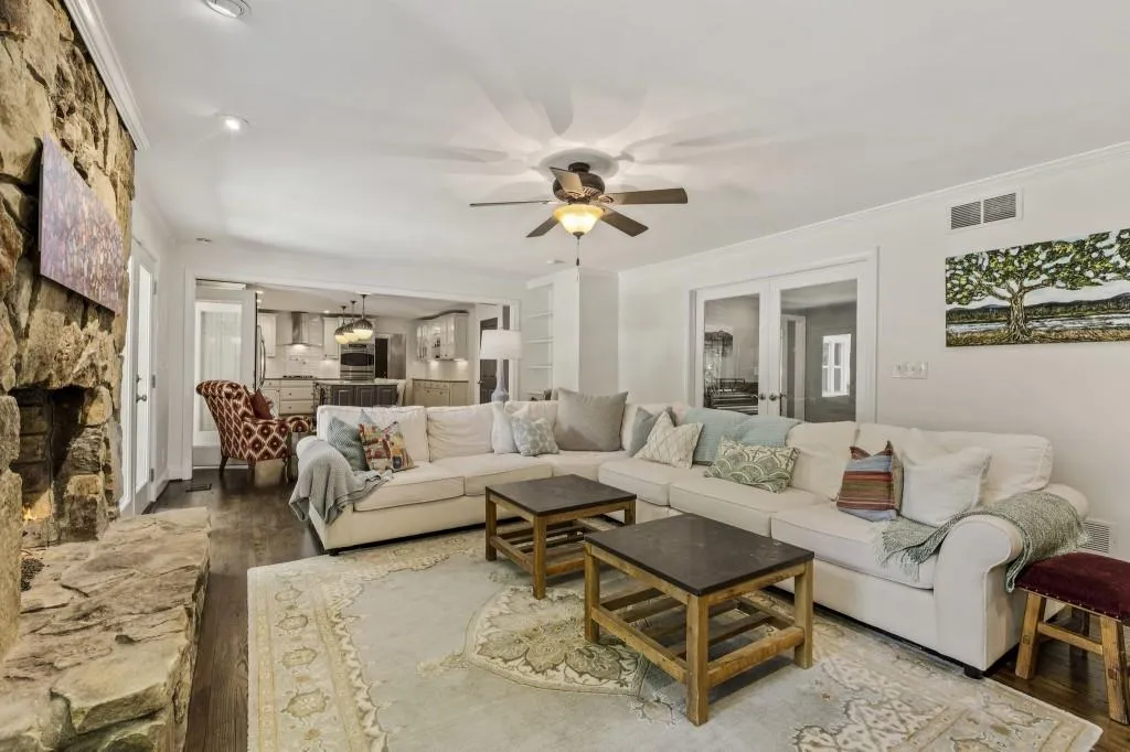 8875 Buckhorn, Sandy Springs, Georgia 30350, 4 Bedrooms Bedrooms, ,4 BathroomsBathrooms,Residential,Sold,8875 Buckhorn,6749037