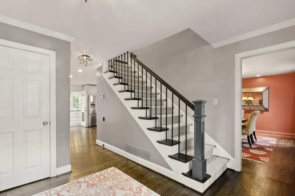 8875 Buckhorn, Sandy Springs, Georgia 30350, 4 Bedrooms Bedrooms, ,4 BathroomsBathrooms,Residential,Sold,8875 Buckhorn,6749037