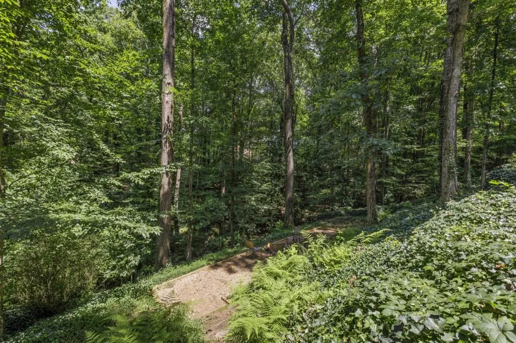 8875 Buckhorn, Sandy Springs, Georgia 30350, 4 Bedrooms Bedrooms, ,4 BathroomsBathrooms,Residential,Sold,8875 Buckhorn,6749037