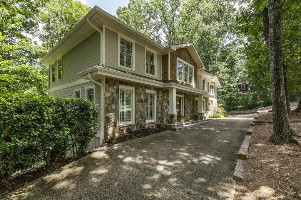 8875 Buckhorn, Sandy Springs, Georgia 30350, 4 Bedrooms Bedrooms, ,4 BathroomsBathrooms,Residential,Sold,8875 Buckhorn,6749037