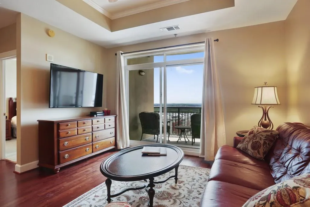 325 E Paces Ferry Road Unit 1206, Atlanta, Georgia 30305, 1 Bedroom Bedrooms, ,1 BathroomBathrooms,Residential,Sold,325 E Paces Ferry Road Unit 1206,6054514