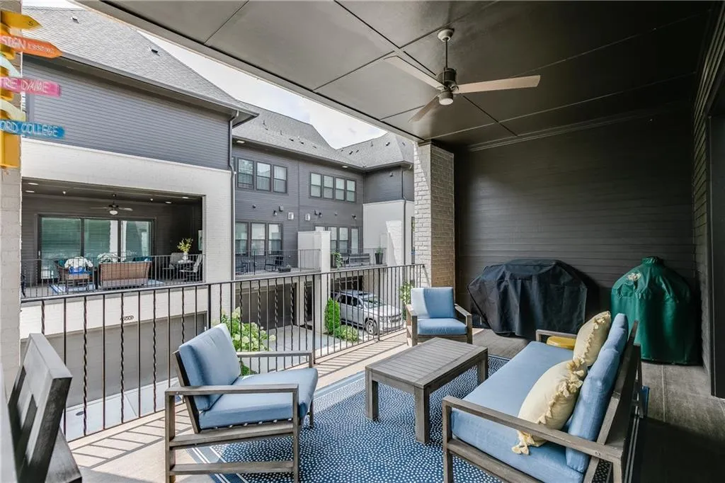 6516 Aria Village Dr., Sandy Springs, Georgia 30328, 3 Bedrooms Bedrooms, ,3 BathroomsBathrooms,Residential,Sold,6516 Aria Village Dr.,6928050