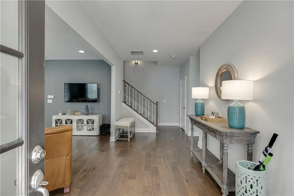 6516 Aria Village Dr., Sandy Springs, Georgia 30328, 3 Bedrooms Bedrooms, ,3 BathroomsBathrooms,Residential,Sold,6516 Aria Village Dr.,6928050