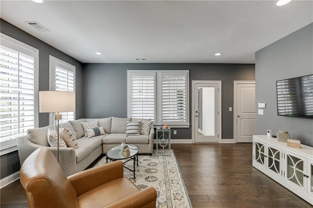 6516 Aria Village Dr., Sandy Springs, Georgia 30328, 3 Bedrooms Bedrooms, ,3 BathroomsBathrooms,Residential,Sold,6516 Aria Village Dr.,6928050