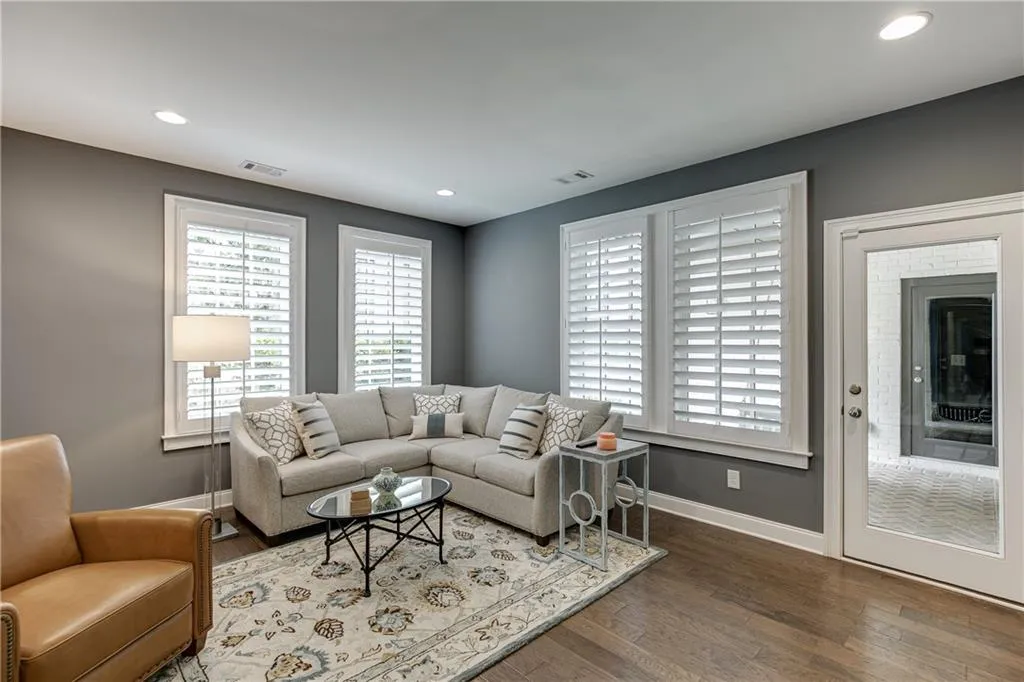 6516 Aria Village Dr., Sandy Springs, Georgia 30328, 3 Bedrooms Bedrooms, ,3 BathroomsBathrooms,Residential,Sold,6516 Aria Village Dr.,6928050