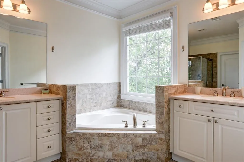 993 Pearl Point, Sandy Springs, Georgia 30328, 3 Bedrooms Bedrooms, ,3 BathroomsBathrooms,Residential,Sold,993 Pearl Point,6549157