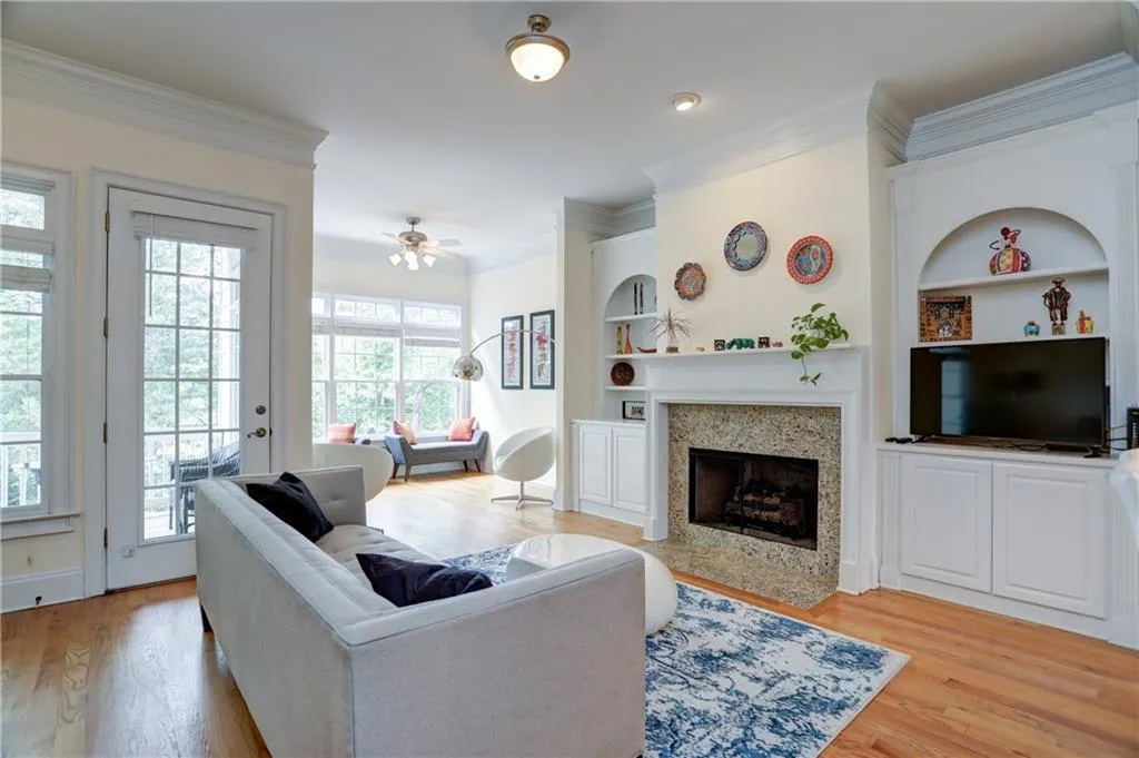 993 Pearl Point, Sandy Springs, Georgia 30328, 3 Bedrooms Bedrooms, ,3 BathroomsBathrooms,Residential,Sold,993 Pearl Point,6549157