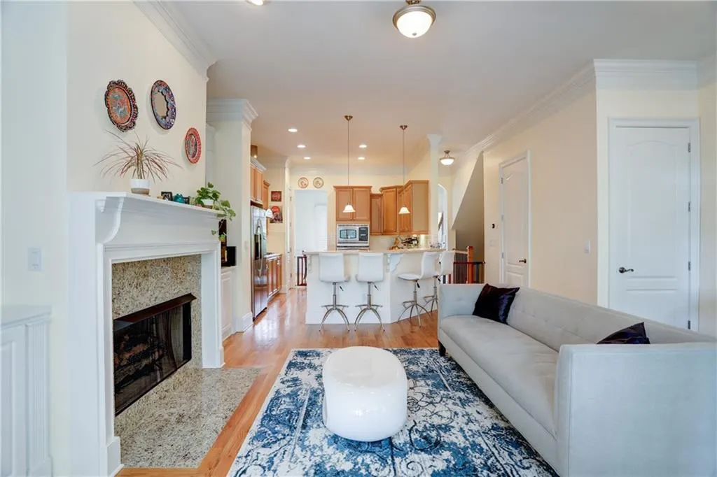 993 Pearl Point, Sandy Springs, Georgia 30328, 3 Bedrooms Bedrooms, ,3 BathroomsBathrooms,Residential,Sold,993 Pearl Point,6549157