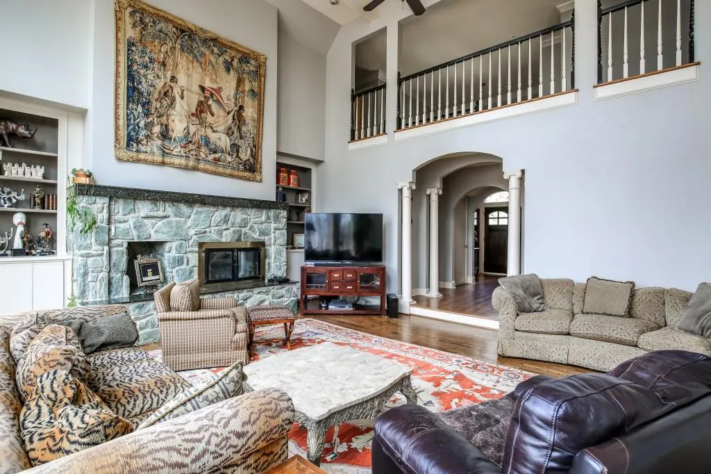 225 Grogans Lake Pointe, Sandy Springs, Georgia 30350, 6 Bedrooms Bedrooms, ,5 BathroomsBathrooms,Residential,Sold,225 Grogans Lake Pointe,5986895