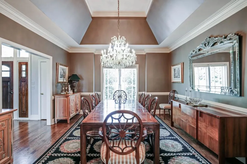 225 Grogans Lake Pointe, Sandy Springs, Georgia 30350, 6 Bedrooms Bedrooms, ,5 BathroomsBathrooms,Residential,Sold,225 Grogans Lake Pointe,5986895