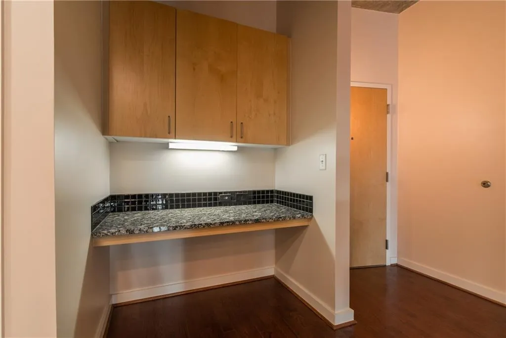 250 Pharr Road Ne Unit 403, Atlanta, Georgia 30305, 1 Bedroom Bedrooms, ,1 BathroomBathrooms,Residential,Sold,250 Pharr Road Ne Unit 403,5701196