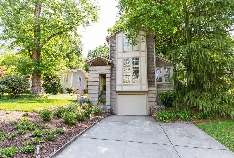 107 Terrace Drive Ne, Atlanta, Georgia 30305, 4 Bedrooms Bedrooms, ,4 BathroomsBathrooms,Residential,Sold,107 Terrace Drive Ne,6007640
