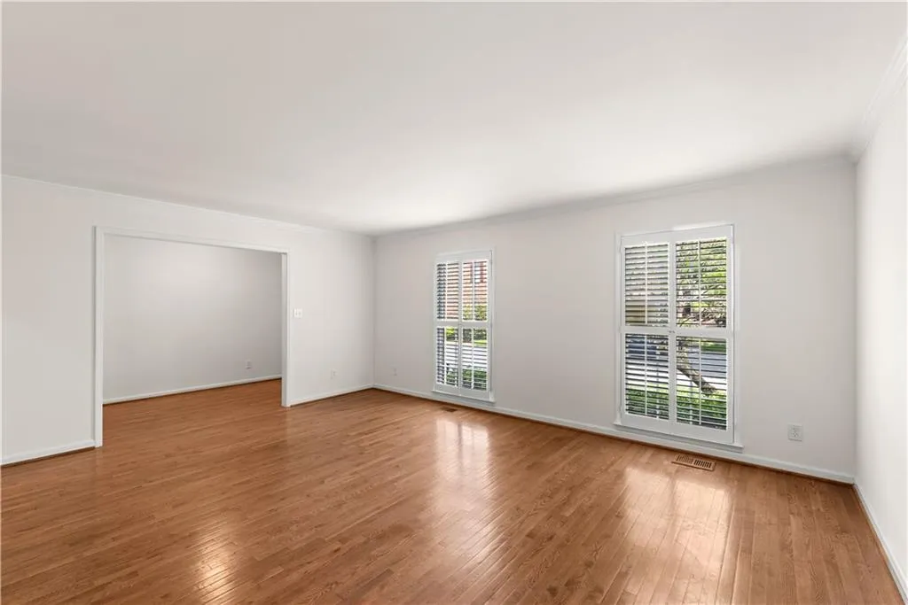 246 The South Chace Ne, Sandy Springs, Georgia 30328, 3 Bedrooms Bedrooms, ,2 BathroomsBathrooms,Residential,Sold,246 The South Chace Ne,6874911