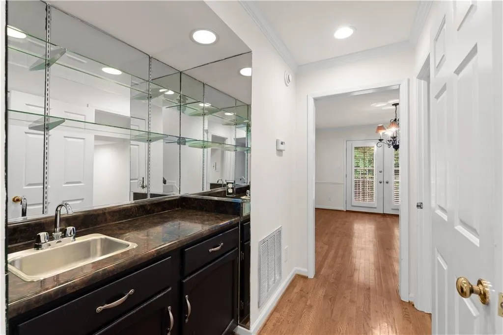 246 The South Chace Ne, Sandy Springs, Georgia 30328, 3 Bedrooms Bedrooms, ,2 BathroomsBathrooms,Residential,Sold,246 The South Chace Ne,6874911