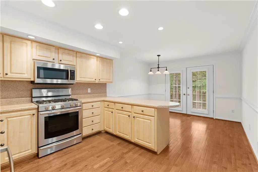 246 The South Chace Ne, Sandy Springs, Georgia 30328, 3 Bedrooms Bedrooms, ,2 BathroomsBathrooms,Residential,Sold,246 The South Chace Ne,6874911