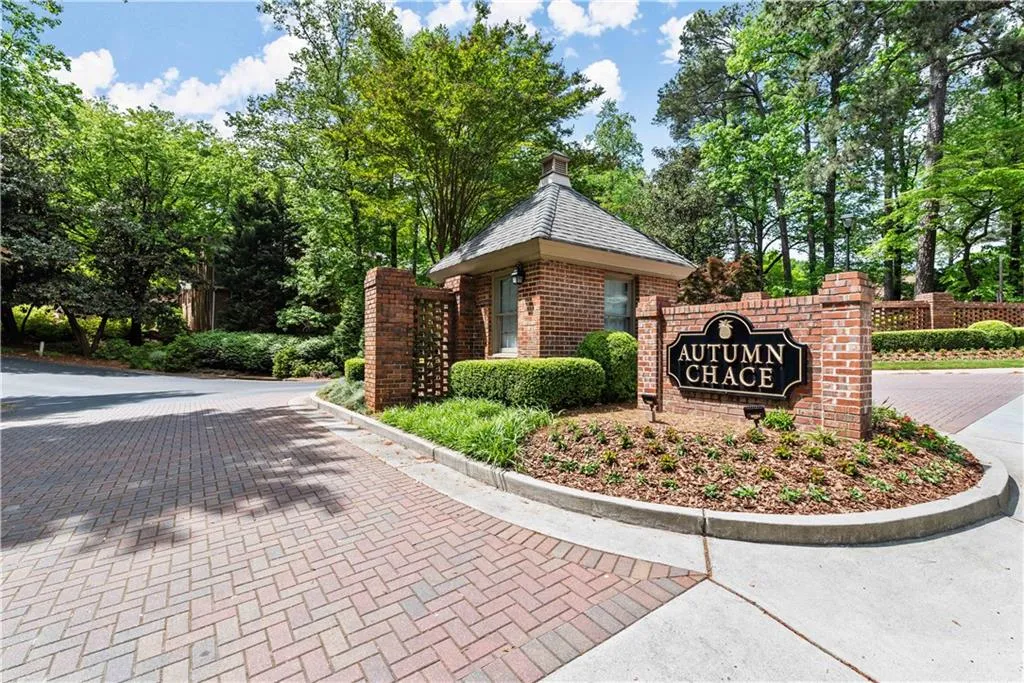 246 The South Chace Ne, Sandy Springs, Georgia 30328, 3 Bedrooms Bedrooms, ,2 BathroomsBathrooms,Residential,Sold,246 The South Chace Ne,6874911